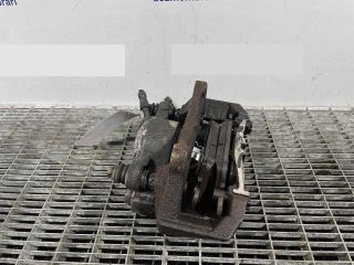 bontott AUDI Q5 Bal első Féknyereg Munkahengerrel