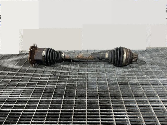 bontott AUDI Q5 Bal Féltengely