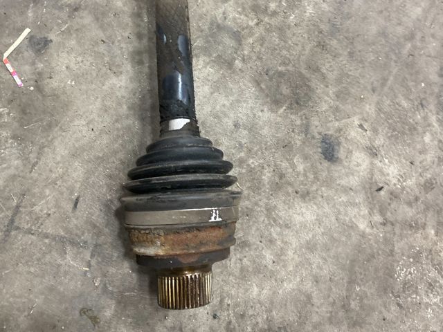 bontott AUDI Q5 Bal Féltengely