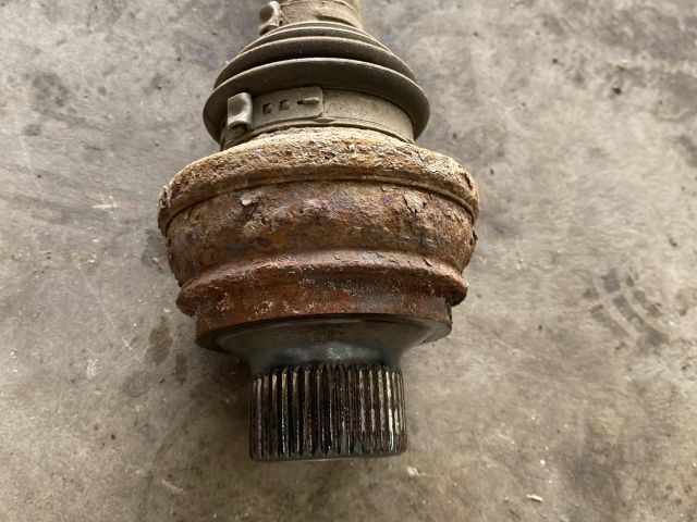 bontott AUDI Q5 Bal Féltengely