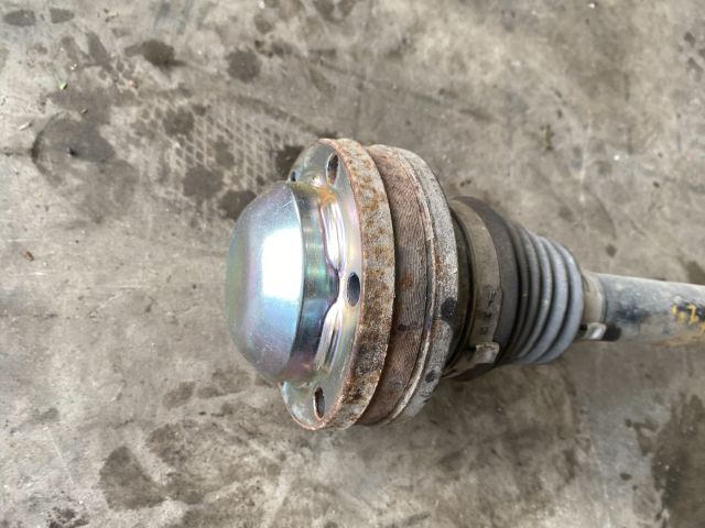 bontott AUDI Q5 Bal Féltengely