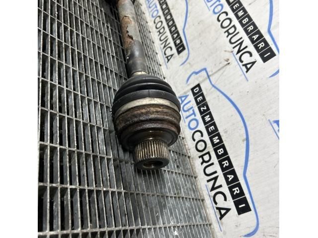 bontott AUDI Q5 Bal Féltengely