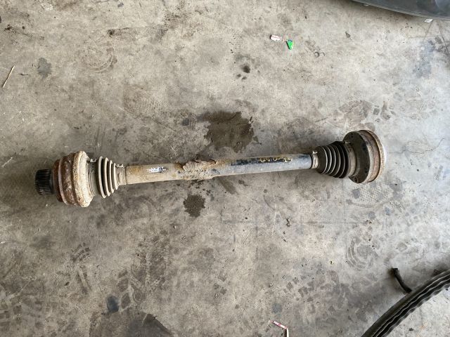 bontott AUDI Q5 Bal Féltengely