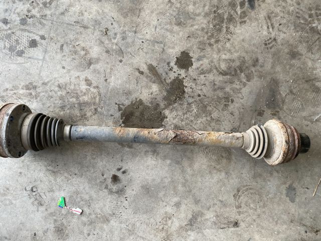 bontott AUDI Q5 Bal Féltengely