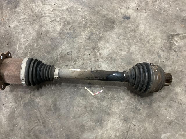 bontott AUDI Q5 Bal Féltengely