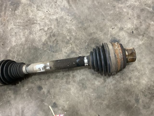 bontott AUDI Q5 Bal Féltengely