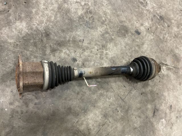 bontott AUDI Q5 Bal Féltengely