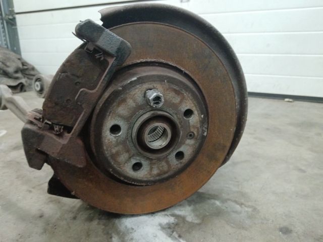 bontott AUDI Q5 Bal hátsó Csonkállvány