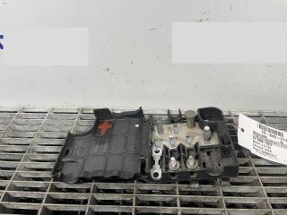 bontott AUDI Q5 Biztosítéktábla Motortér