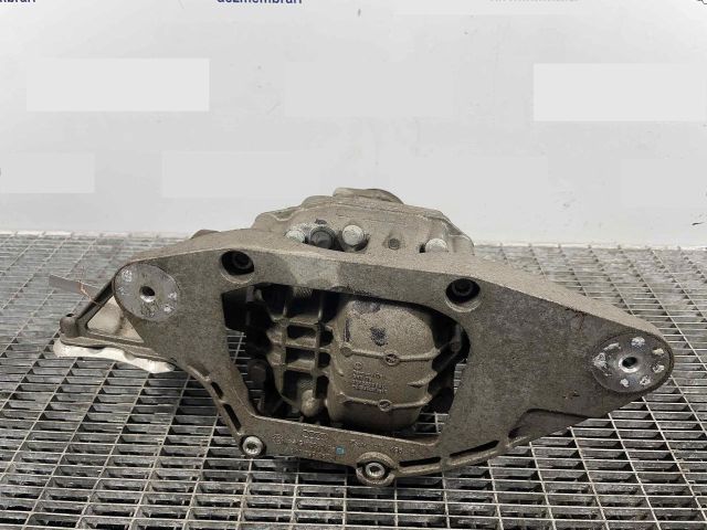 bontott AUDI Q5 Differenciálmű Tartó Bak