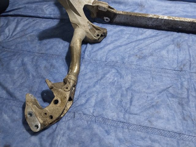 bontott AUDI Q5 Első Bölcső