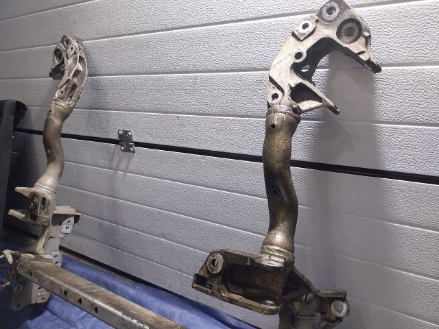 bontott AUDI Q5 Első Bölcső