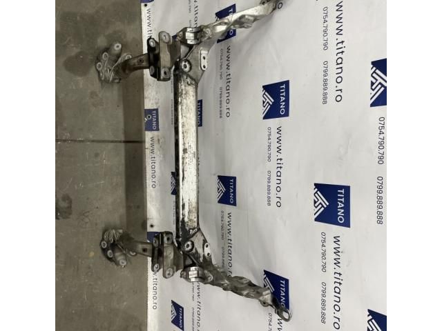 bontott AUDI Q5 Első Bölcső