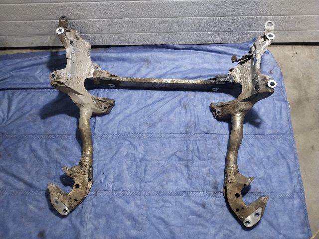 bontott AUDI Q5 Első Bölcső