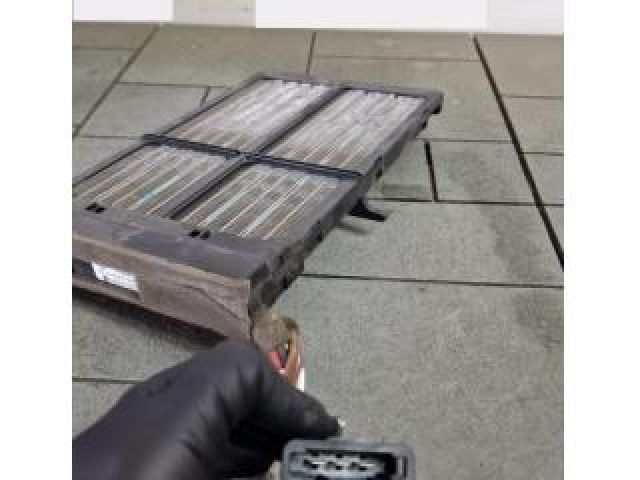 bontott AUDI Q5 Fűtőradiátor