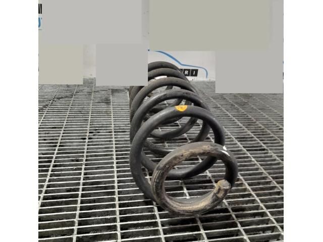 bontott AUDI Q5 Hátsó Rugó