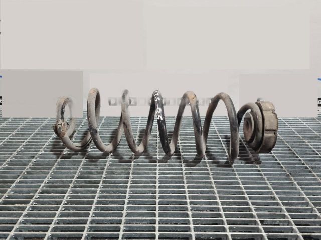 bontott AUDI Q5 Hátsó Rugó