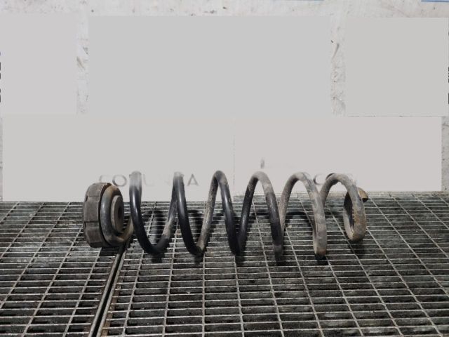 bontott AUDI Q5 Hátsó Rugó