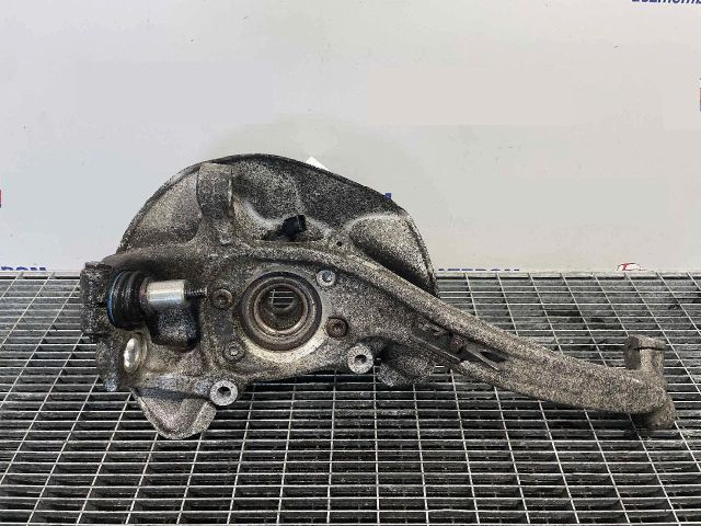 bontott AUDI Q5 Jobb első Csonkállvány