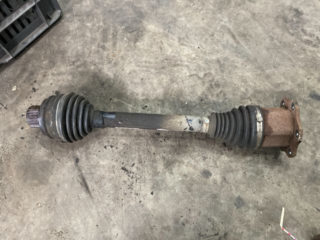 bontott AUDI Q5 Jobb Féltengely