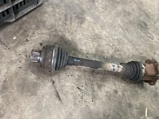 bontott AUDI Q5 Jobb Féltengely