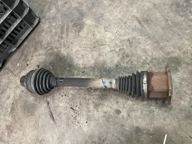 bontott AUDI Q5 Jobb Féltengely