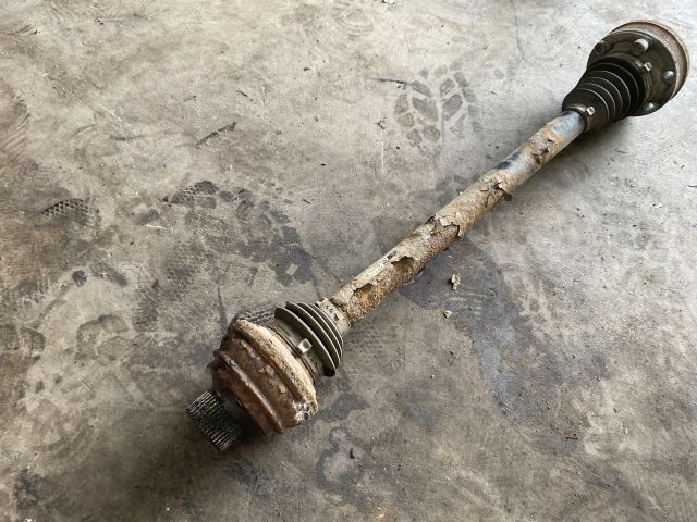 bontott AUDI Q5 Jobb Féltengely