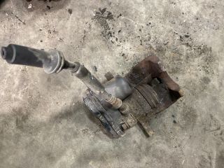 bontott AUDI Q5 Jobb hátsó Féknyereg Munkahengerrel