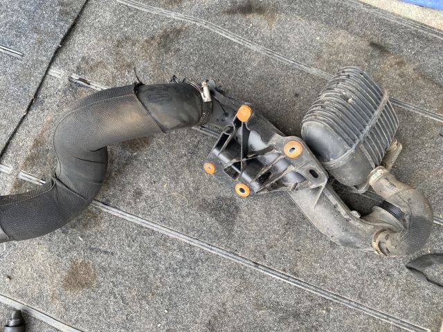 bontott AUDI Q5 Légbeömlő Cső