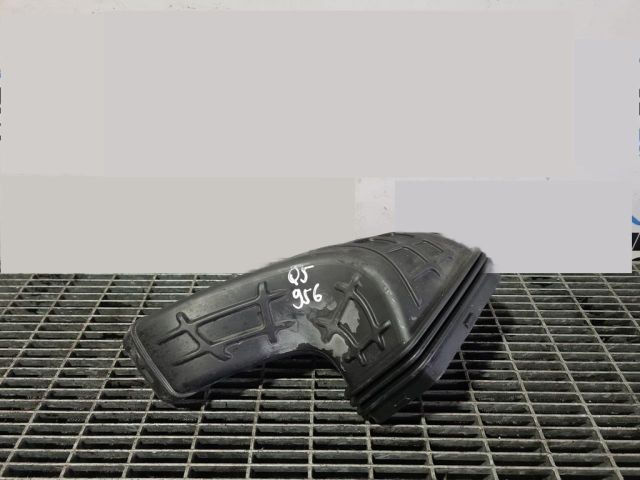 bontott AUDI Q5 Légbeömlő Cső