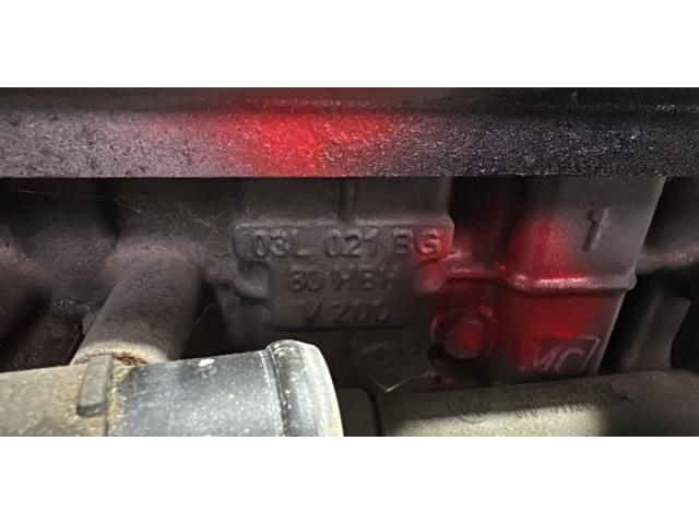 bontott AUDI Q5 Motor (Fűzött blokk hengerfejjel)