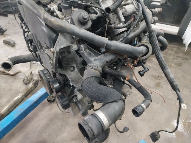 bontott AUDI Q5 Motor (Fűzött blokk hengerfejjel)