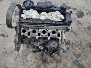 bontott AUDI Q5 Motor (Fűzött blokk hengerfejjel)