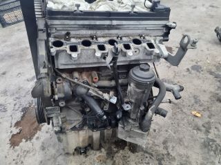 bontott AUDI Q5 Motor (Fűzött blokk hengerfejjel)