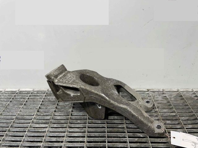 bontott AUDI Q5 Motor Tartó Bak Bal