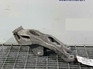 bontott AUDI Q5 Motor Tartó Bak Bal