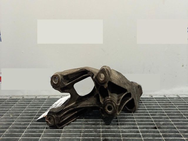 bontott AUDI Q5 Motor Tartó Bak Bal