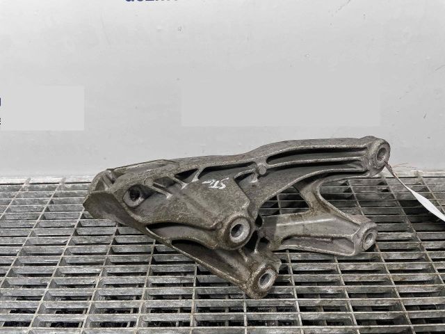 bontott AUDI Q5 Motor Tartó Bak Bal