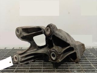 bontott AUDI Q5 Motor Tartó Bak Bal