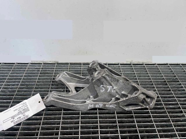 bontott AUDI Q5 Motor Tartó Bak Bal