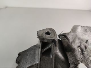 bontott AUDI Q5 Motor Tartó Bak (Fém)