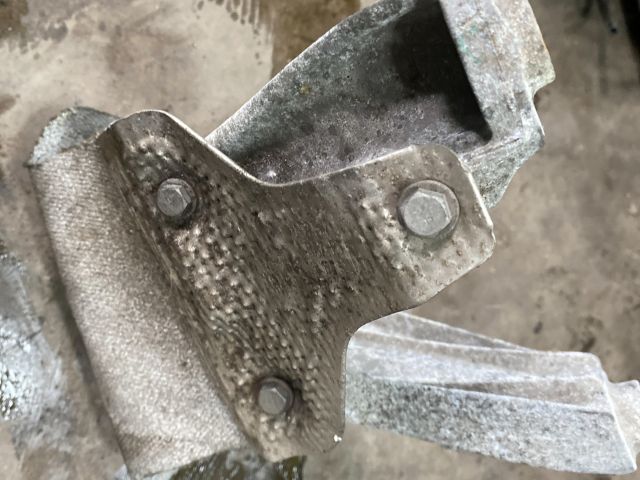 bontott AUDI Q5 Motor Tartó Bak (Fém)