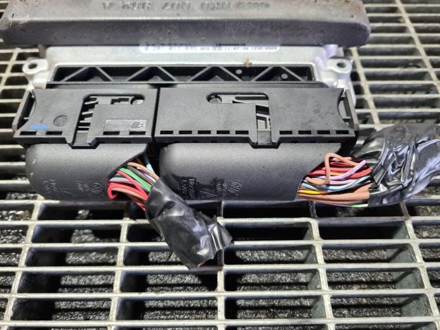 bontott AUDI Q5 Motorvezérlő