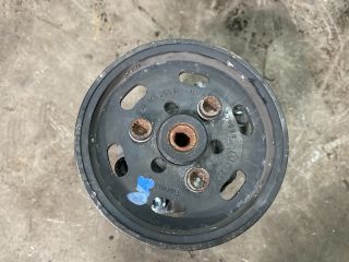 bontott AUDI Q5 Nagynyomású Szivattyú Bordáskerék / Lánckerék