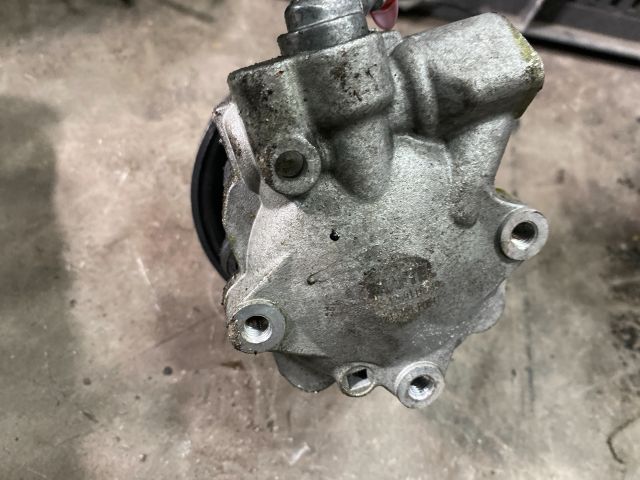 bontott AUDI Q5 Nagynyomású Szivattyú Bordáskerék / Lánckerék