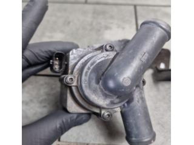 bontott AUDI Q5 Vízpumpa