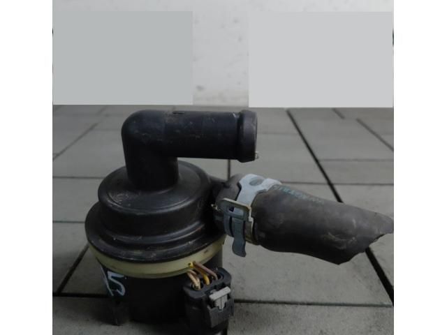 bontott AUDI Q5 Vízpumpa