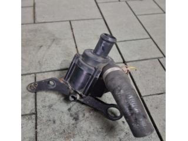 bontott AUDI Q5 Vízpumpa