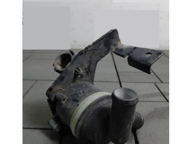 bontott AUDI Q5 Vízpumpa