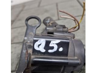 bontott AUDI Q5 Vízpumpa